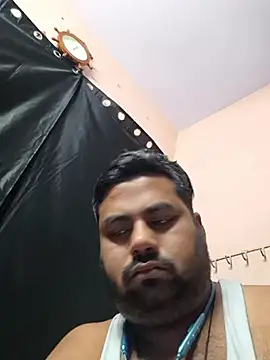 Snapshot of bobbyronak chatting on 05-24-26, 06:30 bobbyronak online show from 05-24-26, 06:30