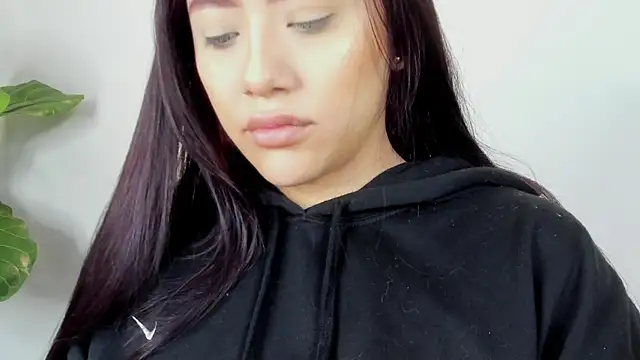 Snapshot of nicolle_pierce chatting on 02-11-26, 12:16 nicolle pierce online show from 02-11-26, 12:16