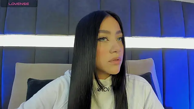 nicolle pierce online show from 03-17-25, 01:29