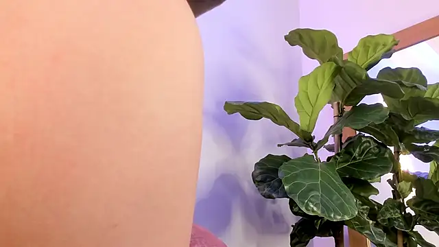 nicolle pierce online show from 12-22-25, 01:44