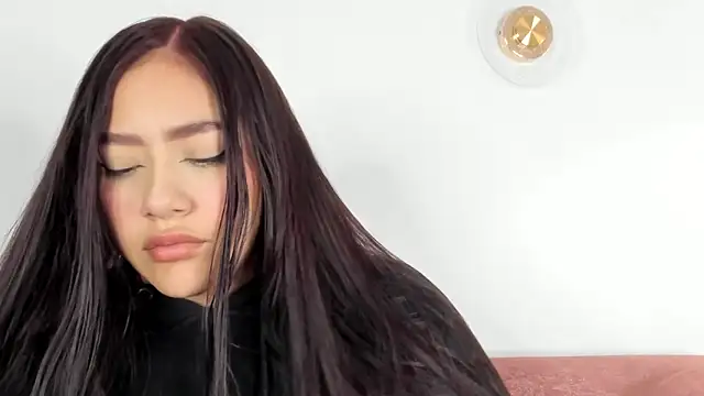 Snapshot of nicolle_pierce chatting on 02-02-26, 02:38 nicolle pierce online show from 02-02-26, 02:38