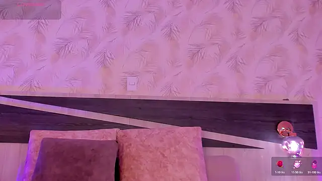 Snapshot of nicolle_pierce chatting on 02-19-26, 12:13 nicolle pierce online show from 02-19-26, 12:13