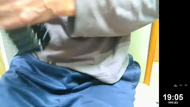 Snapshot of mama010-chan chatting on 10-04-25, 10:06 mama010-chan online show from 10-04-25, 10:06