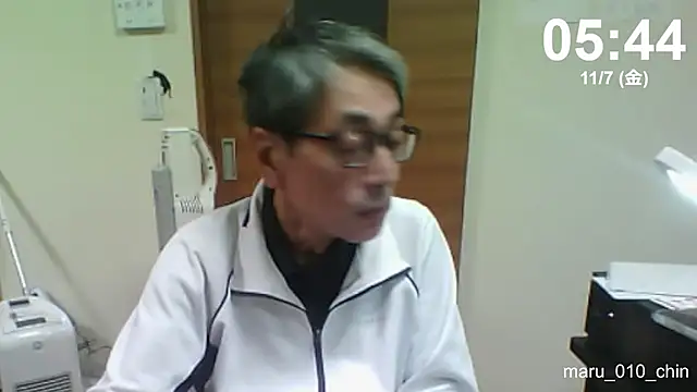 mama010-chan online show from 11-06-25, 08:46