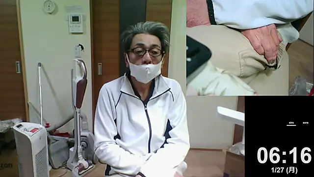 Snapshot of mama010-chan chatting on 01-26-25, 09:18 mama010-chan online show from 01-26-25, 09:18