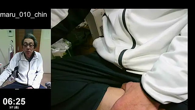 Snapshot of mama010-chan chatting on 03-07-25, 09:27 mama010-chan online show from 03-07-25, 09:27