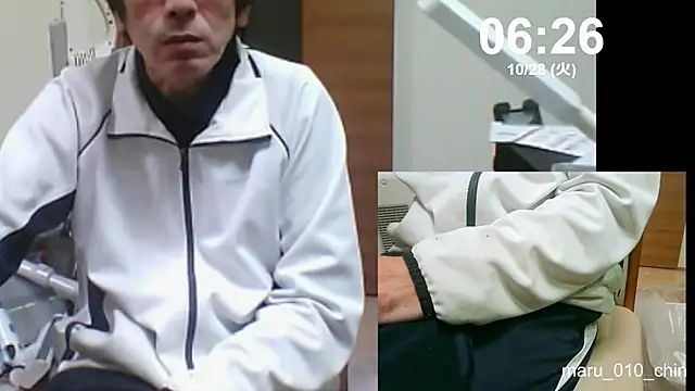 Snapshot of mama010-chan chatting on 10-27-25, 09:27 mama010-chan online show from 10-27-25, 09:27