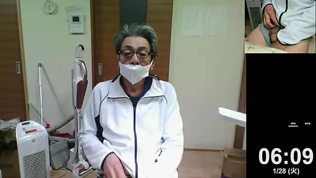 Snapshot of mama010-chan chatting on 01-27-25, 09:11 mama010-chan online show from 01-27-25, 09:11