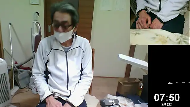 Snapshot of mama010-chan chatting on 02-07-25, 10:52 mama010-chan online show from 02-07-25, 10:52