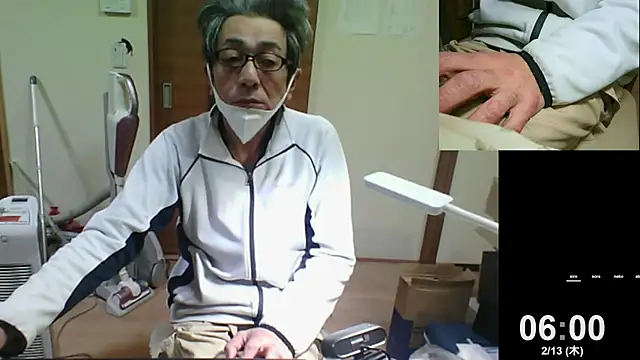 Snapshot of mama010-chan chatting on 02-12-25, 09:01 mama010-chan online show from 02-12-25, 09:01