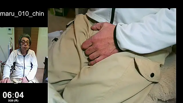 Snapshot of mama010-chan chatting on 03-19-25, 09:05 mama010-chan online show from 03-19-25, 09:05