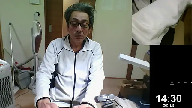Snapshot of mama010-chan chatting on 02-02-25, 05:32 mama010-chan online show from 02-02-25, 05:32