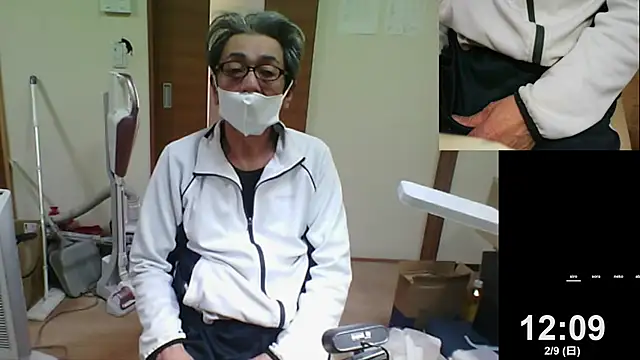 Snapshot of mama010-chan chatting on 02-09-25, 03:11 mama010-chan online show from 02-09-25, 03:11