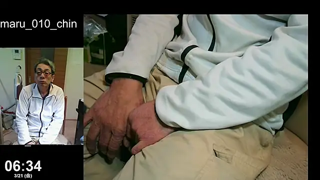 Snapshot of mama010-chan chatting on 03-20-25, 09:35 mama010-chan online show from 03-20-25, 09:35