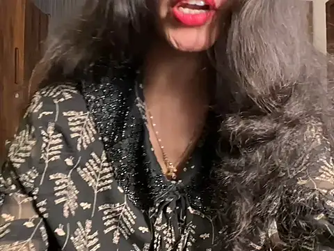 Snapshot of Divyaa69 chatting on 06-13-26, 06:06 Divyaa69 online show from 06-13-26, 06:06