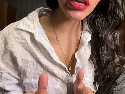 Snapshot of Divyaa69 chatting on 06-22-26, 08:28 Divyaa69 online show from 06-22-26, 08:28