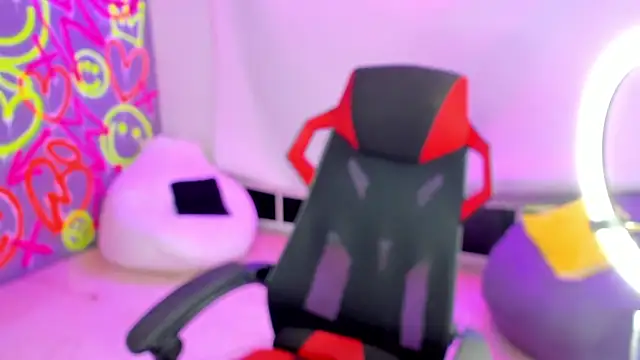 GEANNAROSE online show from 01-25-25, 01:19