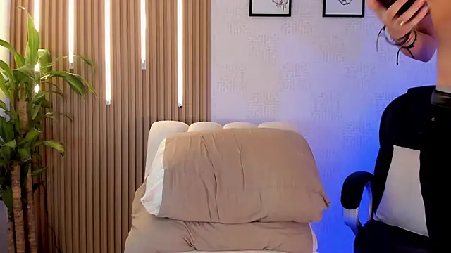 Snapshot of Dorianmistery2322_ chatting on 11-08-25, 08:56 Dorianmistery2322 online show from 11-08-25, 08:56