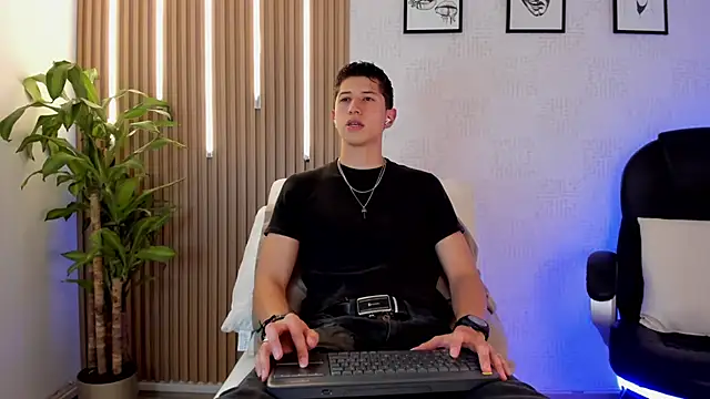 Snapshot of Dorianmistery2322_ chatting on 12-17-25, 08:36 Dorianmistery2322 online show from 12-17-25, 08:36