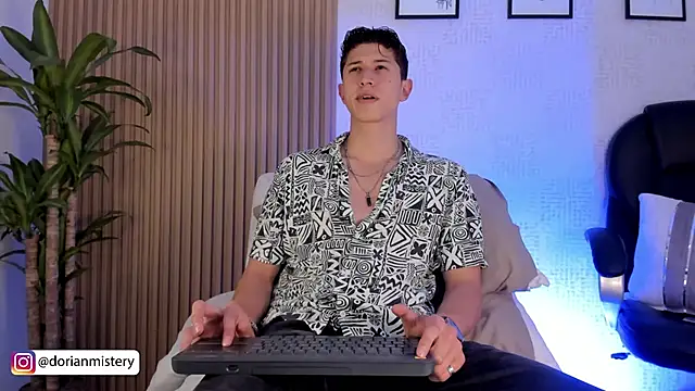 Dorianmistery2322  online show from 09-15-25, 12:44