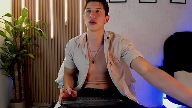 Snapshot of Dorianmistery2322_ chatting on 12-17-25, 04:06 Dorianmistery2322 online show from 12-17-25, 04:06