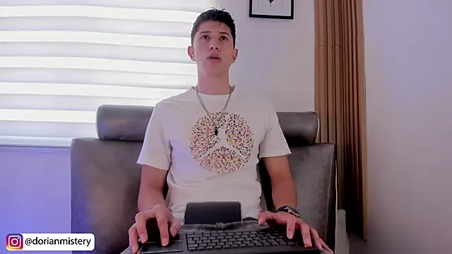 Dorianmistery2322  online show from 03-07-26, 03:06