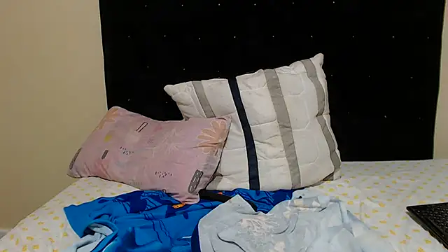 kittykhloe22 online show from 02-05-26, 12:28