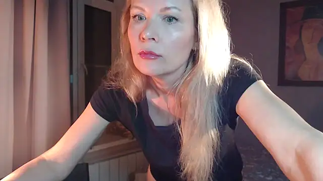 Juli julyyy online show from 01-19-25, 10:39