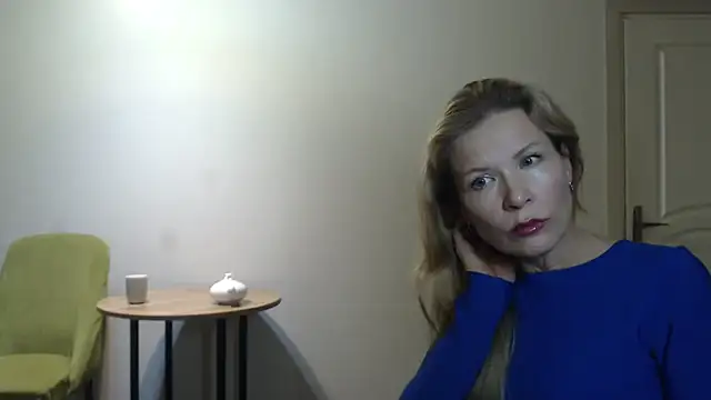 Juli julyyy online show from 01-12-25, 12:18