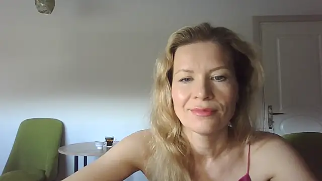 Juli julyyy online show from 12-20-24, 07:55