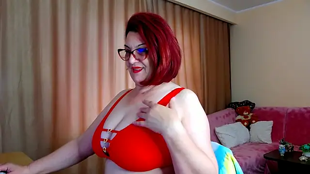 Snapshot of EdithCharm chatting on 05-17-26, 12:27 EdithCharm online show from 05-17-26, 12:27