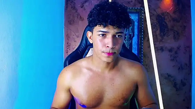 Snapshot of jamescurli_ chatting on 03-10-25, 02:37 jamescurli  online show from 03-10-25, 02:37