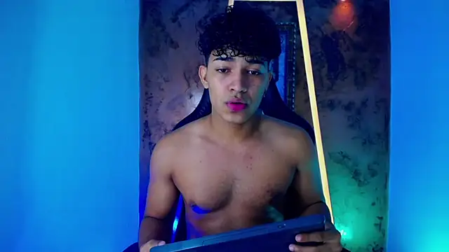 Snapshot of jamescurli_ chatting on 03-01-25, 04:15 jamescurli  online show from 03-01-25, 04:15