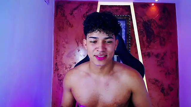 Snapshot of jamescurli_ chatting on 02-27-25, 10:01 jamescurli  online show from 02-27-25, 10:01