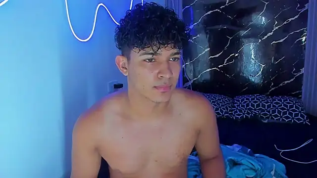 Snapshot of jamescurli_ chatting on 10-24-25, 10:53 jamescurli  online show from 10-24-25, 10:53