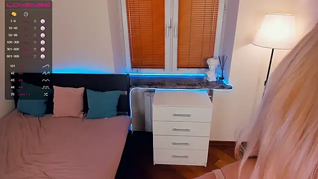 LinnBottrell online show from 02-12-25, 02:35