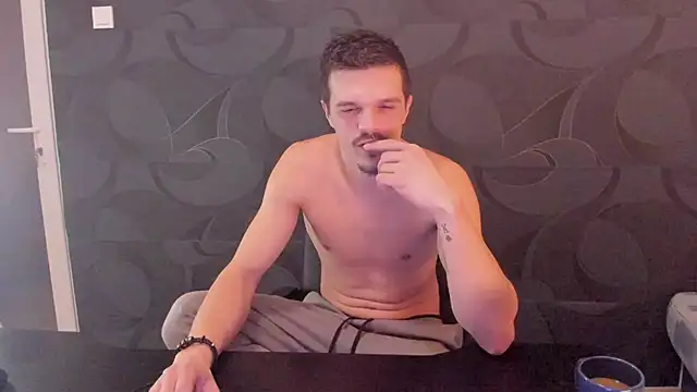 Snapshot of DonyBrown chatting on 02-27-25, 04:13 DonyBrown online show from 02-27-25, 04:13