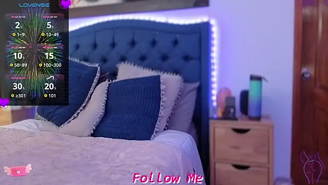 QueenYsuRey online show from 12-19-25, 03:36