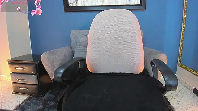 miacarperr1 online show from 03-23-25, 12:04