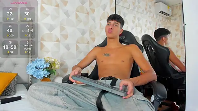 Tyler Rodriguez online show from 03-17-25, 02:12