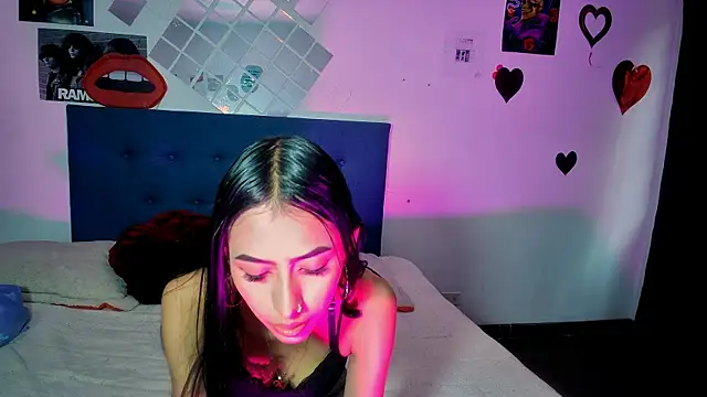 Snapshot of Amberx_Sweet chatting on 09-17-25, 09:06 Amberx Sweet online show from 09-17-25, 09:06