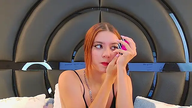 Snapshot of LiliFox18 chatting on 03-09-25, 07:05 LiliFox18 online show from 03-09-25, 07:05