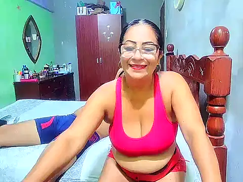 Snapshot of rosi_pamela chatting on 01-10-25, 12:27 rosi pamela online show from 01-10-25, 12:27
