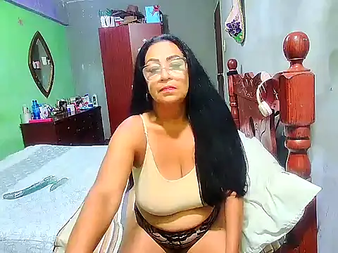 Snapshot of rosi_pamela chatting on 12-26-24, 08:32 rosi pamela online show from 12-26-24, 08:32