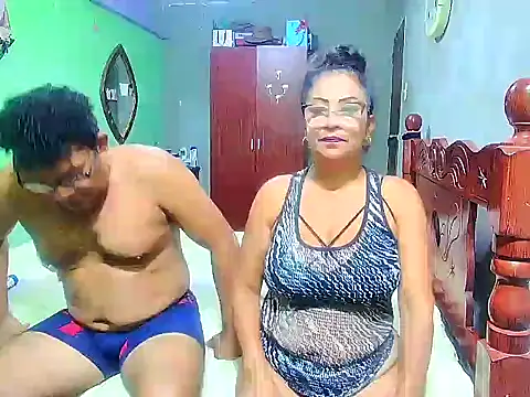 Snapshot of rosi_pamela chatting on 01-11-25, 06:12 rosi pamela online show from 01-11-25, 06:12
