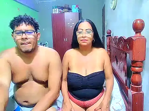 Snapshot of rosi_pamela chatting on 01-04-25, 12:37 rosi pamela online show from 01-04-25, 12:37