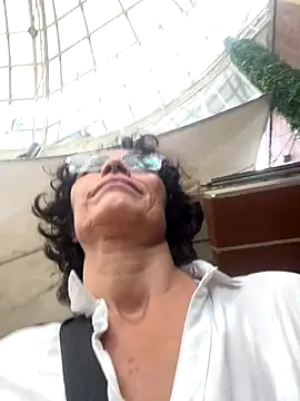 MireyaTorresGu online show from 11-20-25, 03:02