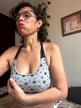 MireyaTorresGu online show from 01-14-26, 04:32