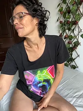 MireyaTorresGu online show from 11-26-25, 03:34