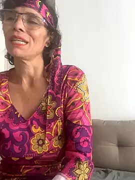 MireyaTorresGu online show from 10-31-25, 04:03